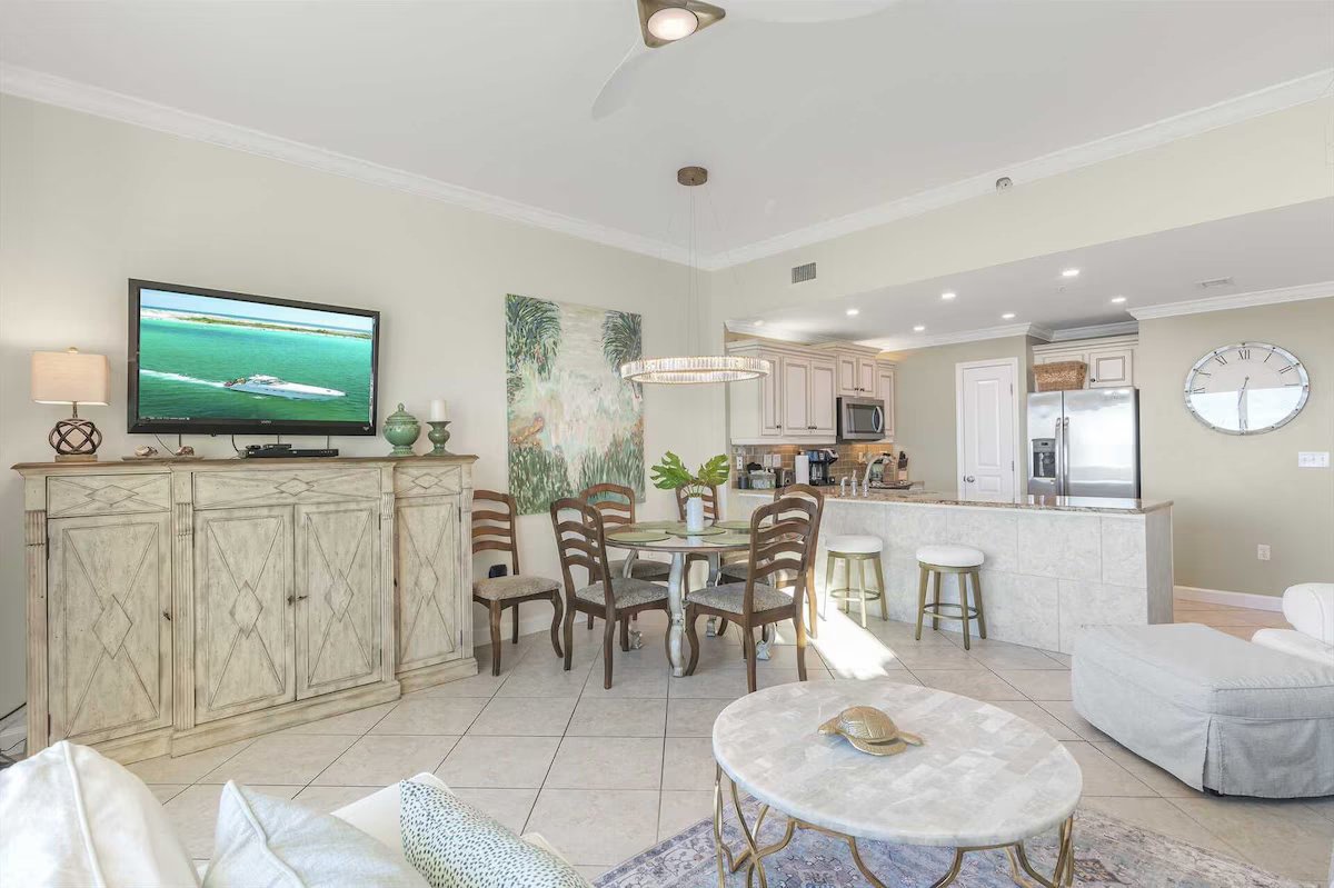 Single Condo 109